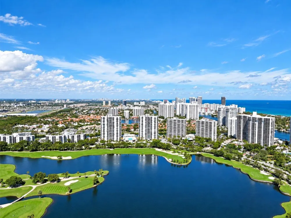3675 Country Club Dr #1006 Aventura, FL 33180