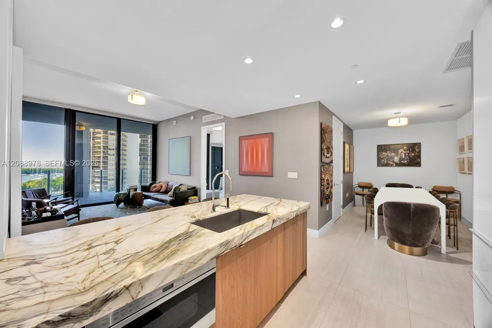 2831 S Bayshore Dr #702 Miami, FL 33133