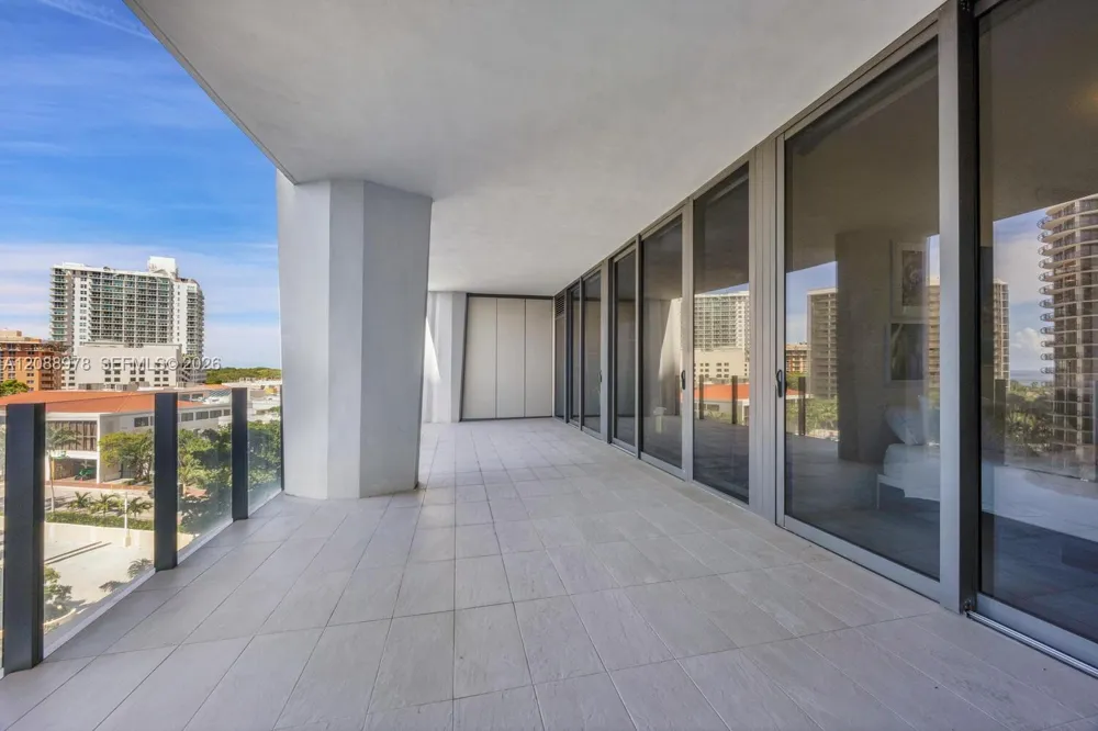 2831 S Bayshore Dr #702 Miami, FL 33133