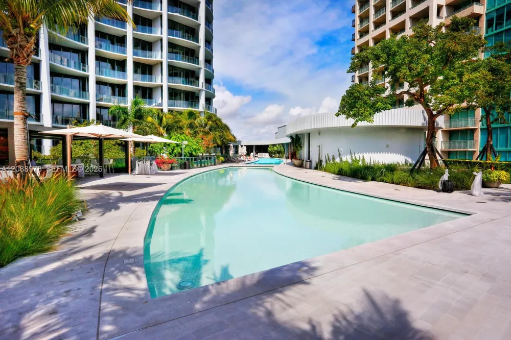 2831 S Bayshore Dr #702 Miami, FL 33133