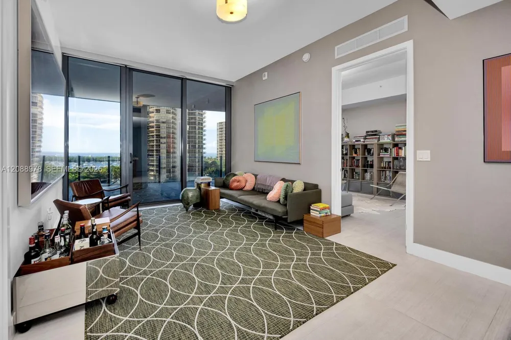 2831 S Bayshore Dr #702 Miami, FL 33133