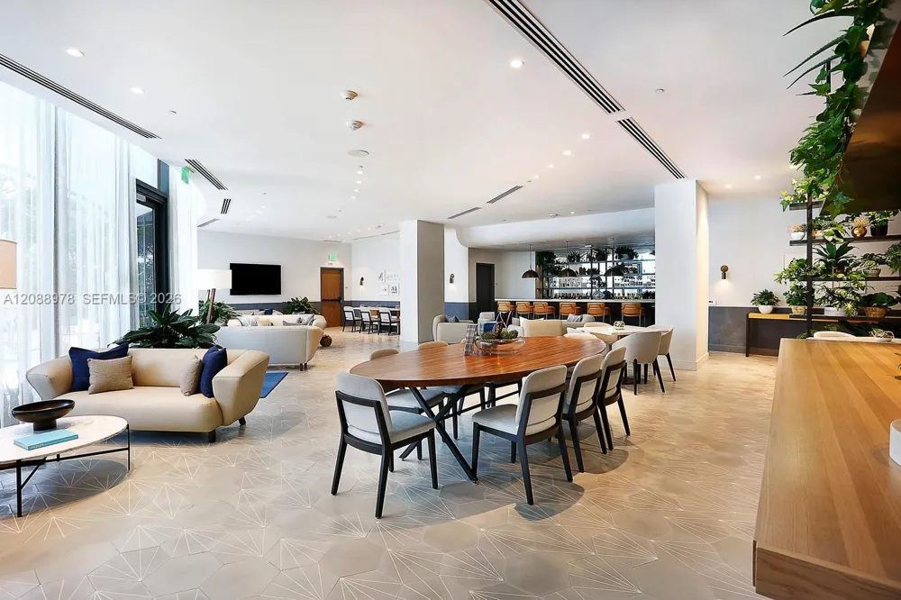 2831 S Bayshore Dr #702 Miami, FL 33133