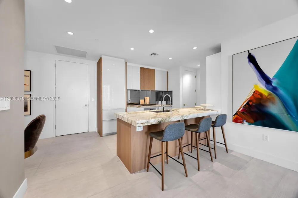 2831 S Bayshore Dr #702 Miami, FL 33133