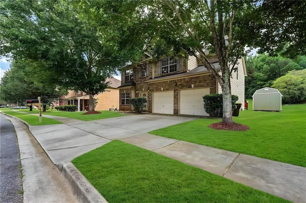 3719 Big Horn Court Ellenwood, GA 30294