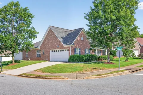 1237 Laurelwood Lane