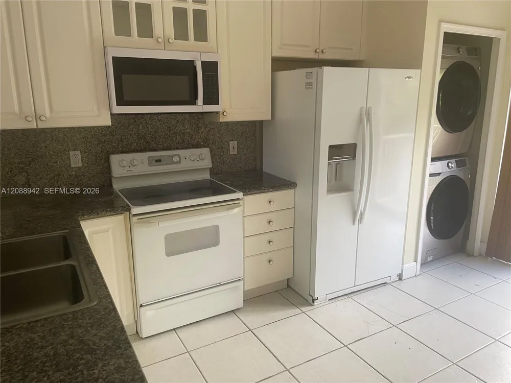 2447 NE 14th St #510 Pompano Beach, FL 33062