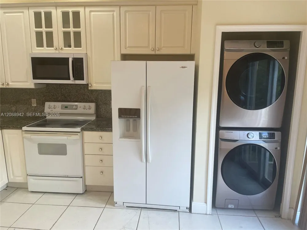 2447 NE 14th St #510 Pompano Beach, FL 33062