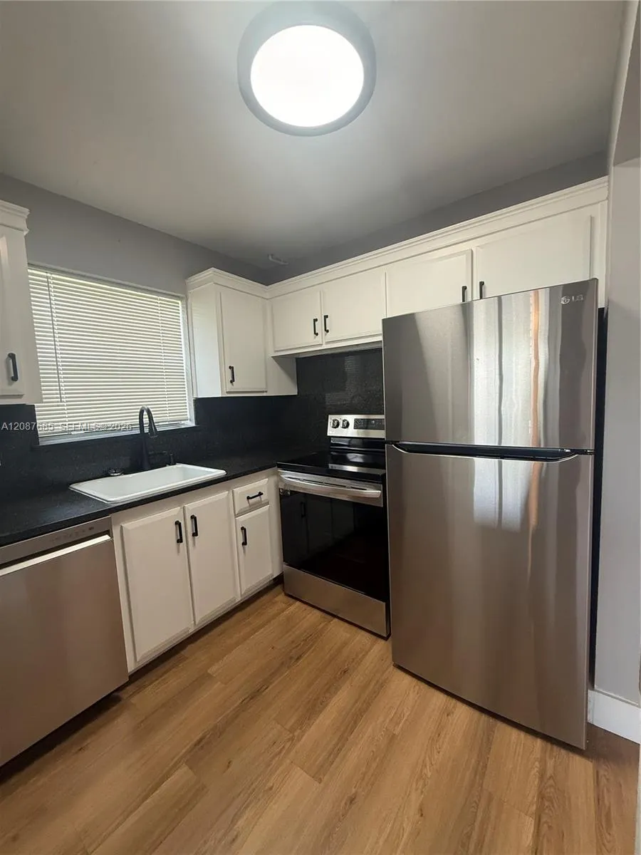 21 Windsor B #21 West Palm Beach, FL 33417