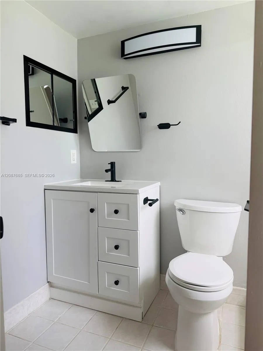 21 Windsor B #21 West Palm Beach, FL 33417