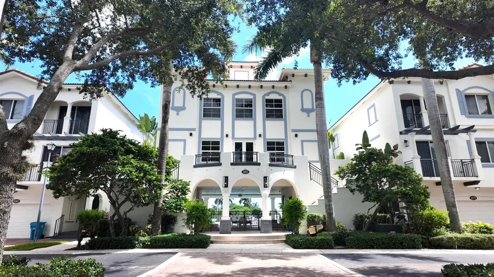3038 WATERSIDE CIRCLE Boynton Beach, FL 33435