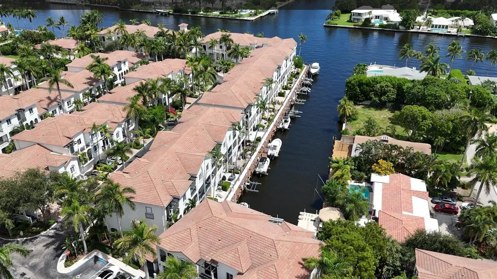 3038 WATERSIDE CIRCLE Boynton Beach, FL 33435