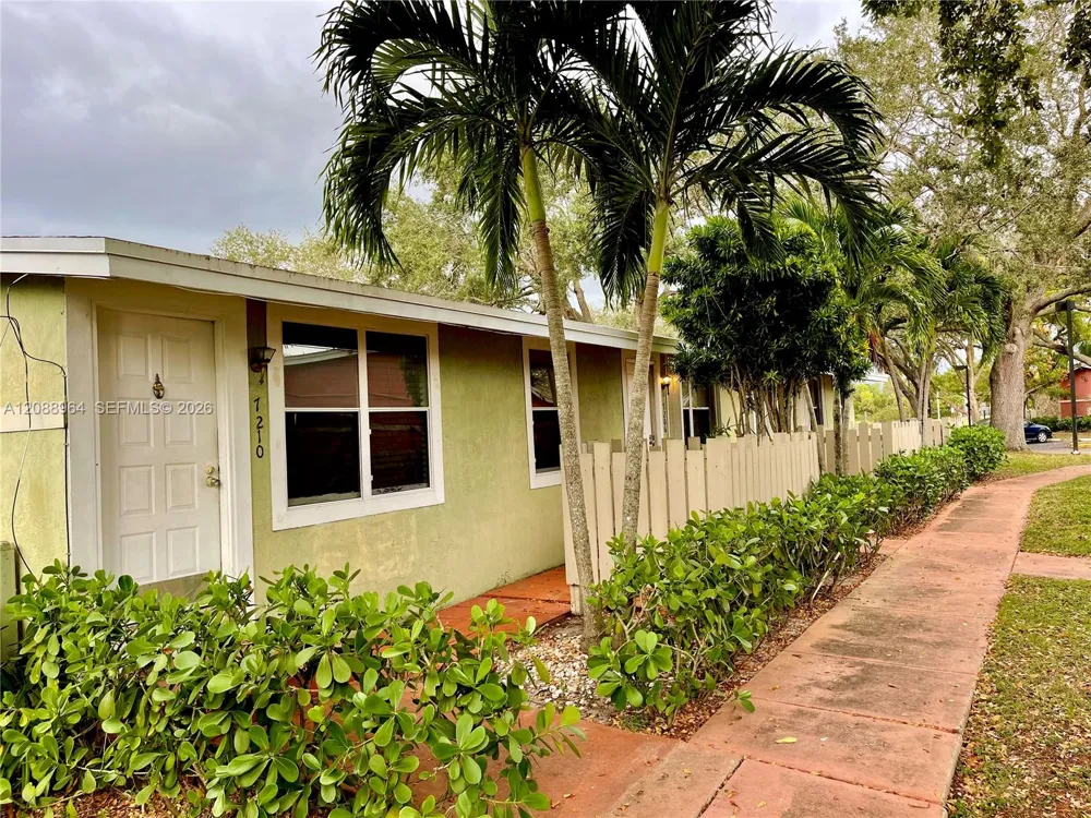 7210 Southgate Blvd #7210 Tamarac, FL 33321