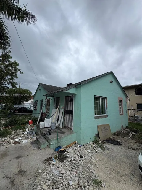 7812 NE Miami Ct