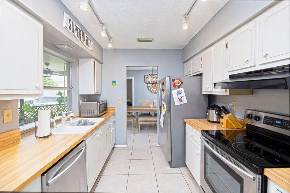 9411 NW 74TH PLACE Tamarac, FL 33321