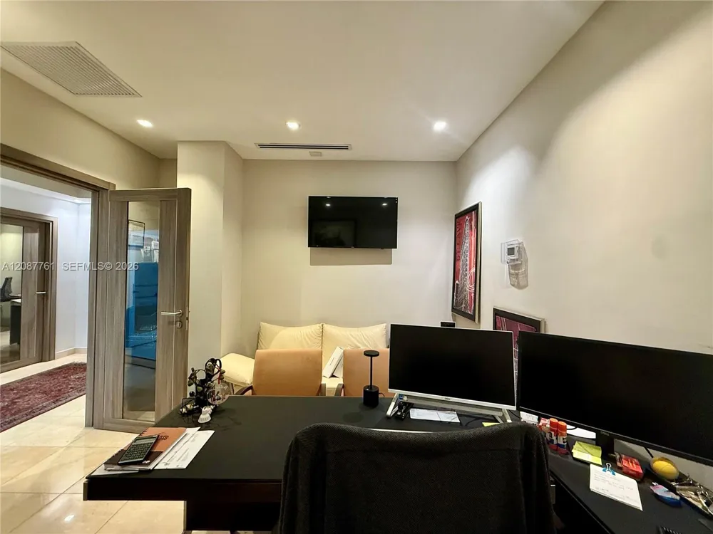 2333 Brickell Ave #D1 Miami, FL 33129