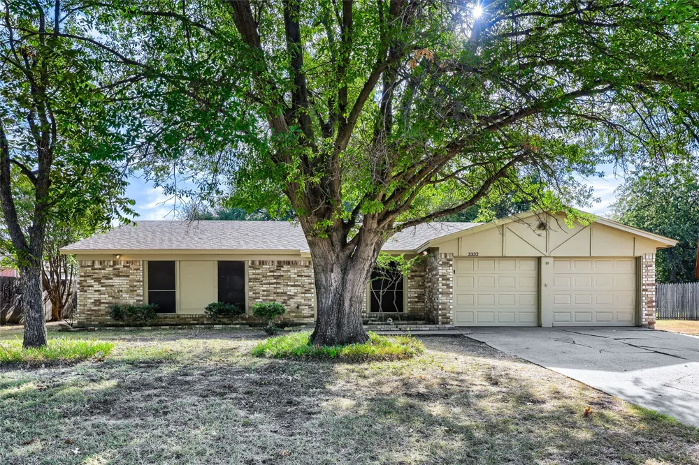 3332 Chalmette Court Forest Hill, TX 76140