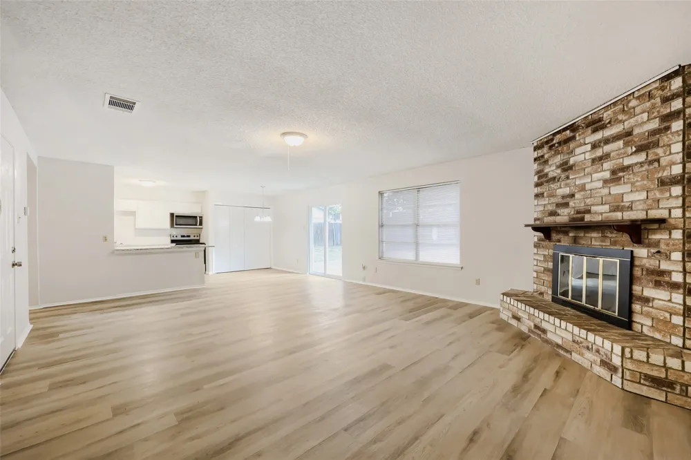 3332 Chalmette Court Forest Hill, TX 76140