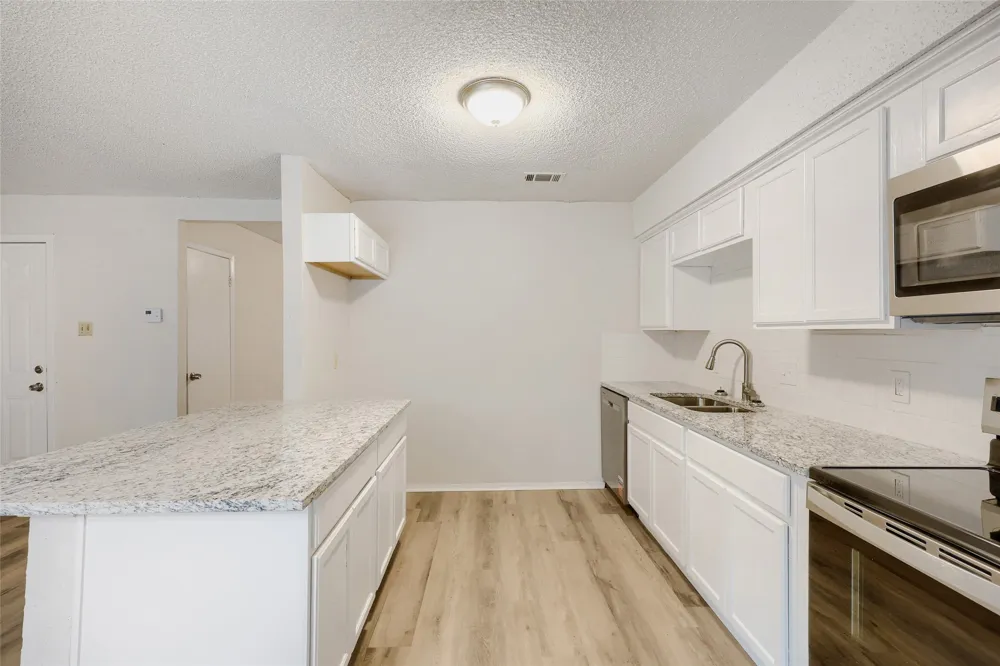 3332 Chalmette Court Forest Hill, TX 76140
