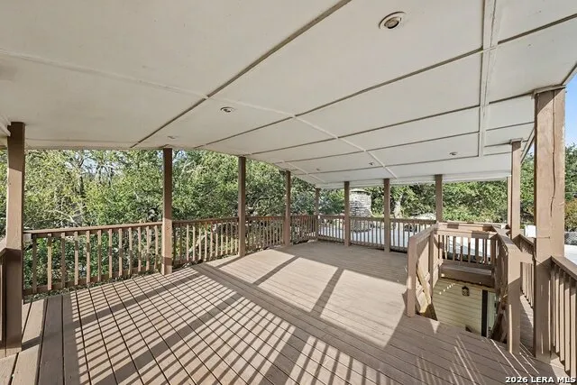 820 Hill Top Dr Canyon Lake, TX 78133