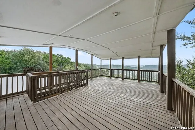 820 Hill Top Dr Canyon Lake, TX 78133