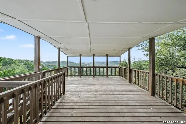 820 Hill Top Dr Canyon Lake, TX 78133