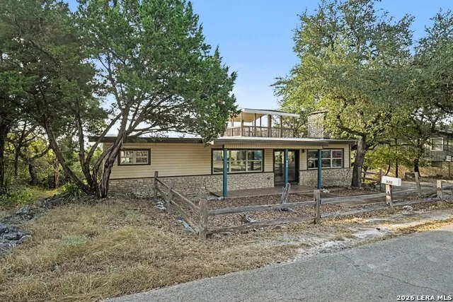 820 Hill Top Dr Canyon Lake, TX 78133