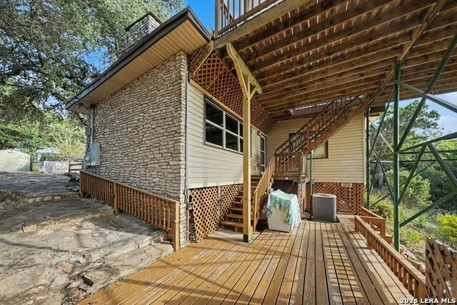 820 Hill Top Dr Canyon Lake, TX 78133