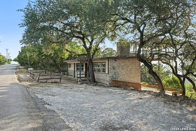 820 Hill Top Dr Canyon Lake, TX 78133