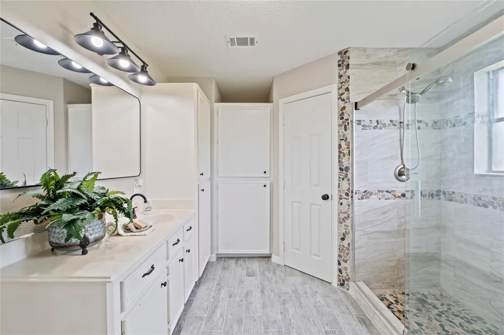 13505 Anne Lane Santa Fe, TX 77510
