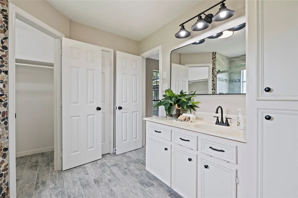 13505 Anne Lane Santa Fe, TX 77510