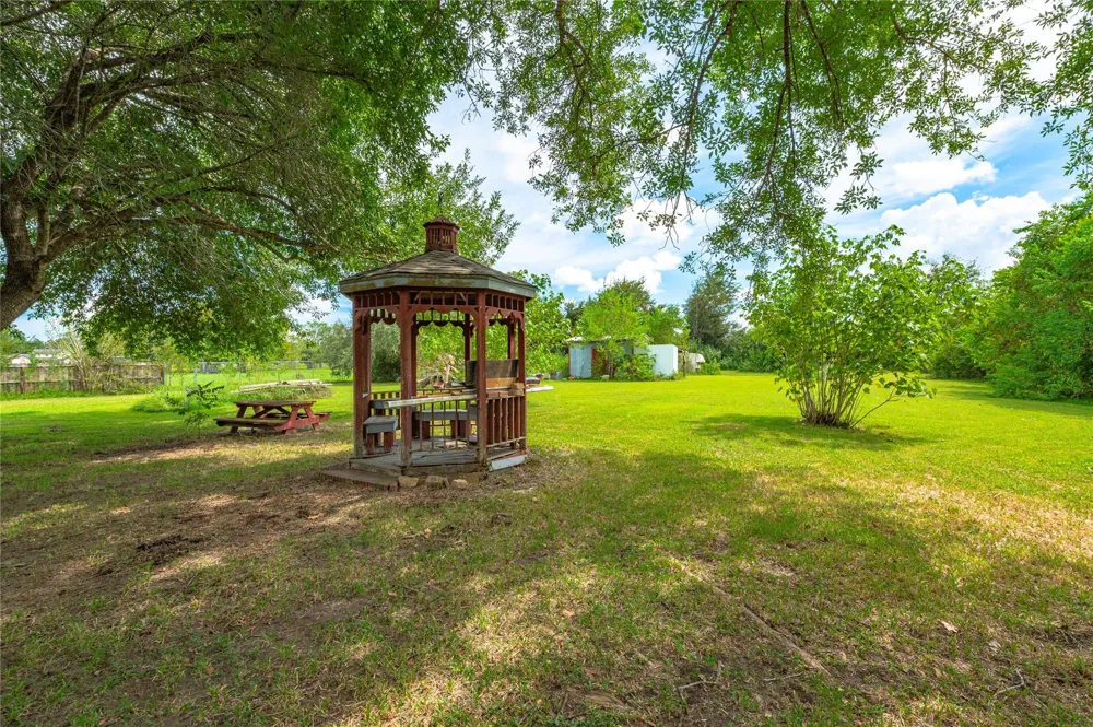 13505 Anne Lane Santa Fe, TX 77510