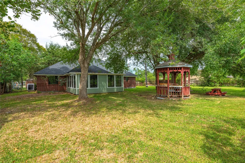 13505 Anne Lane Santa Fe, TX 77510