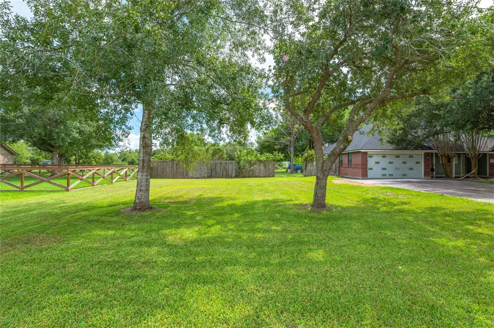 13505 Anne Lane Santa Fe, TX 77510