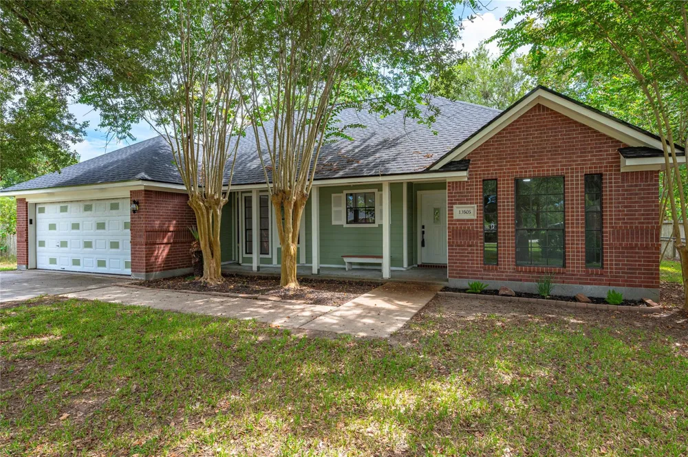 13505 Anne Lane Santa Fe, TX 77510