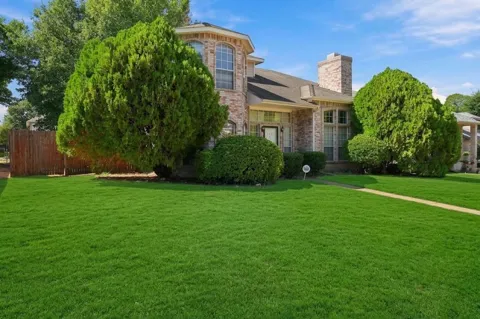 828 Twin Creek Drive