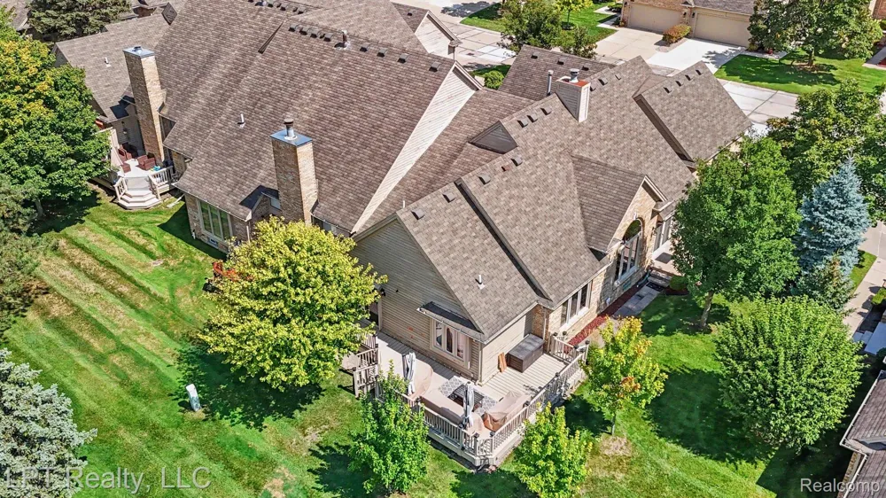 16893 Boulder Way Macomb Township, MI 48042