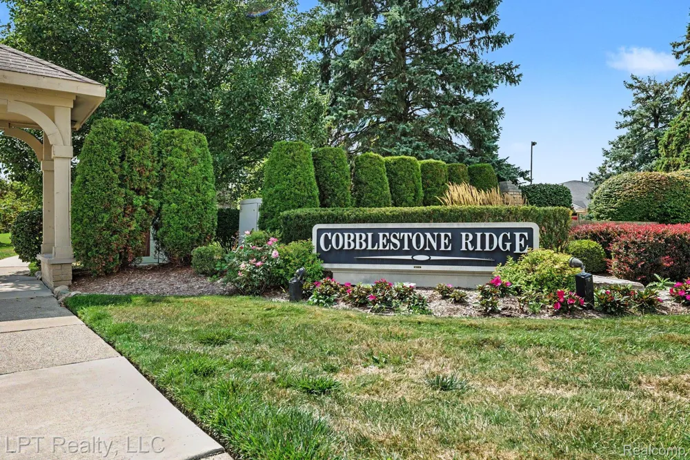 16893 Boulder Way Macomb Township, MI 48042