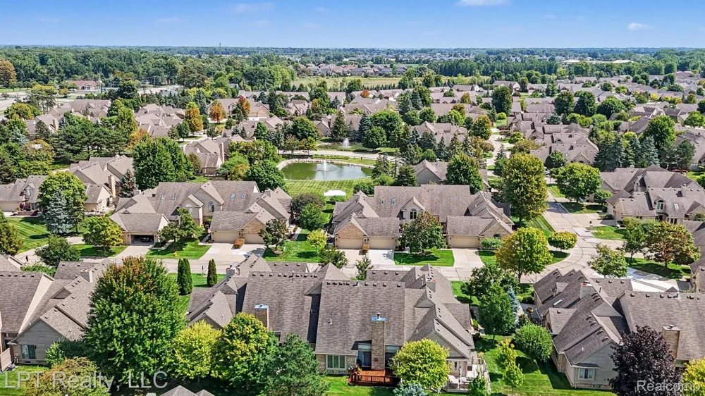 16893 Boulder Way Macomb Township, MI 48042