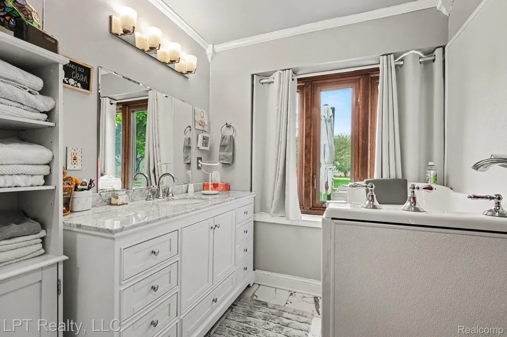 16893 Boulder Way Macomb Township, MI 48042