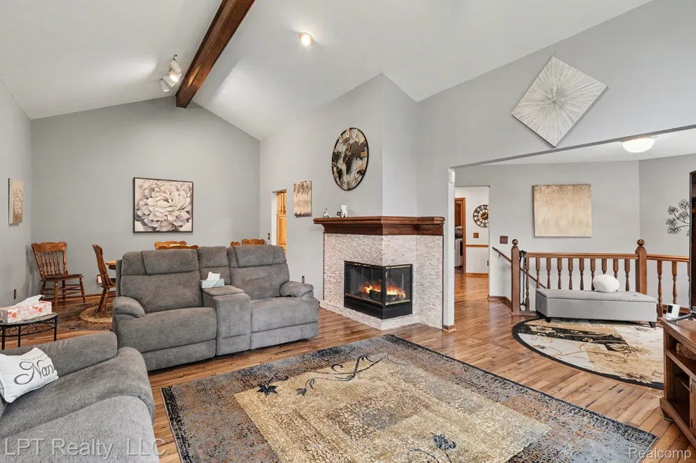 16893 Boulder Way Macomb Township, MI 48042