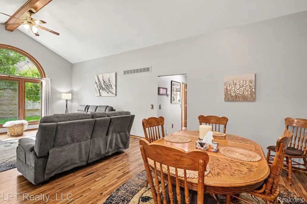 16893 Boulder Way Macomb Township, MI 48042