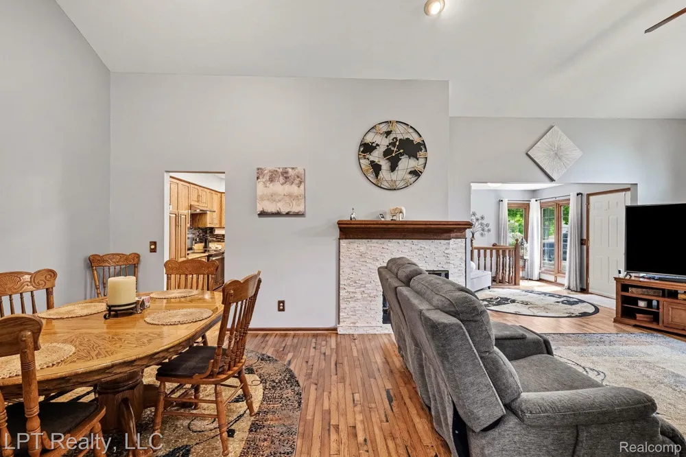16893 Boulder Way Macomb Township, MI 48042