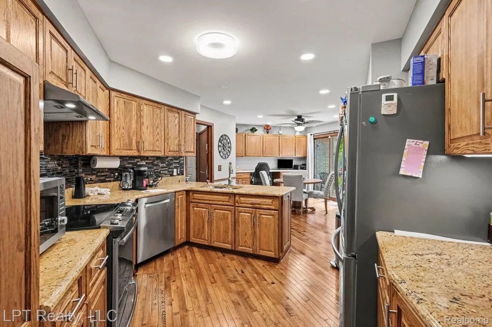 16893 Boulder Way Macomb Township, MI 48042