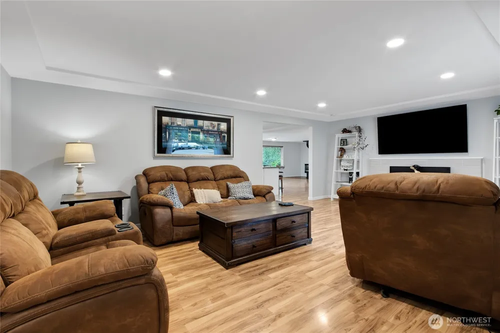 11013 Lundstrom Drive SW Lakewood, WA 98498