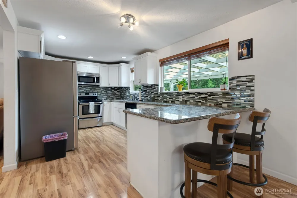 11013 Lundstrom Drive SW Lakewood, WA 98498