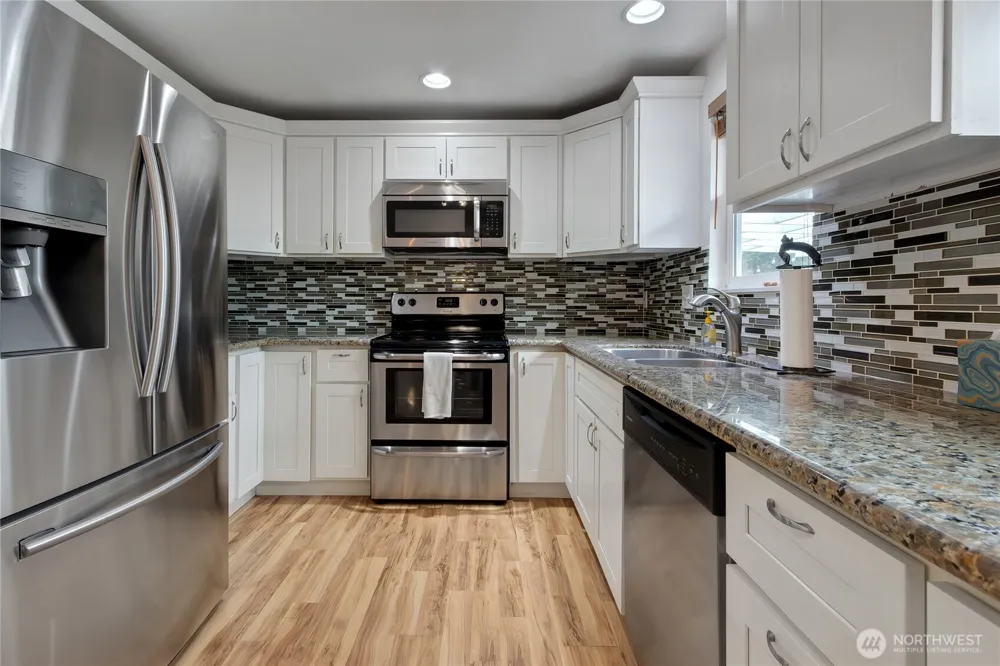 11013 Lundstrom Drive SW Lakewood, WA 98498