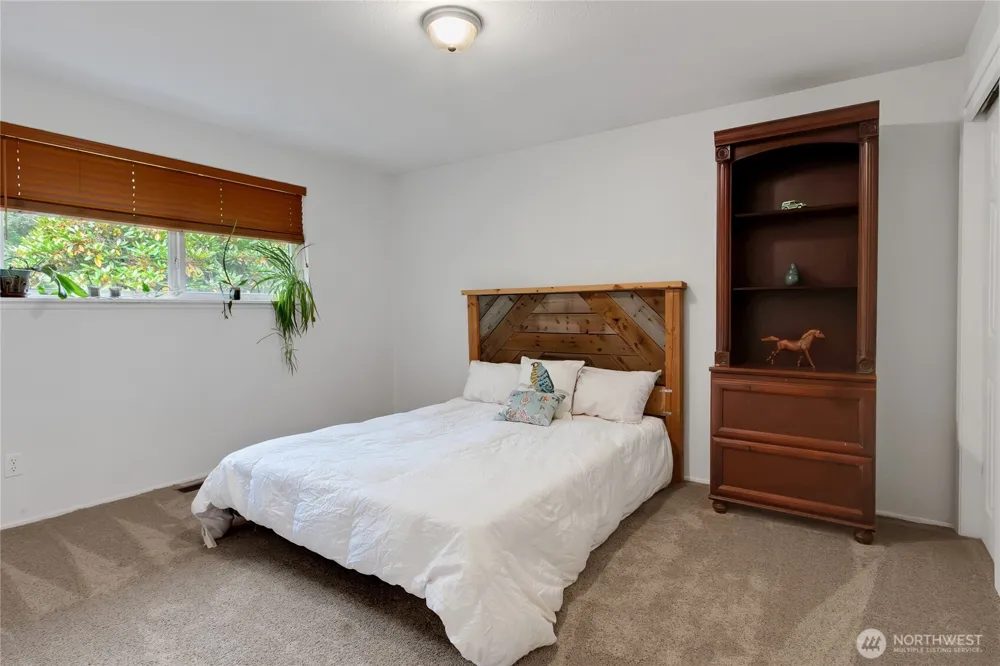 11013 Lundstrom Drive SW Lakewood, WA 98498