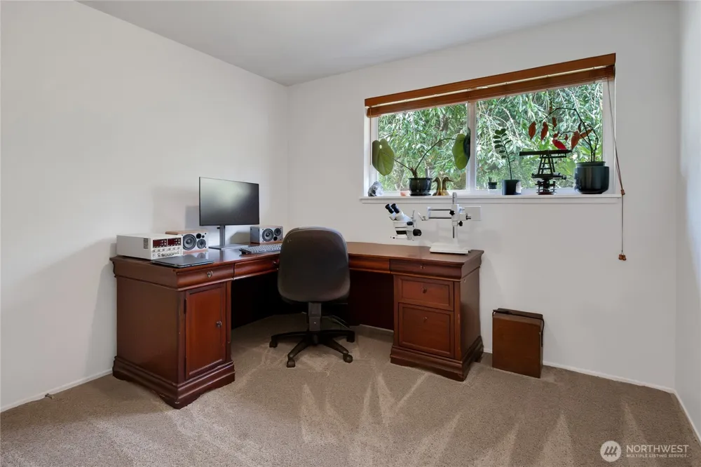 11013 Lundstrom Drive SW Lakewood, WA 98498
