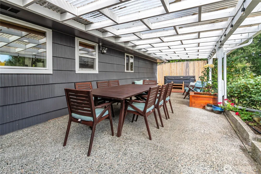 11013 Lundstrom Drive SW Lakewood, WA 98498