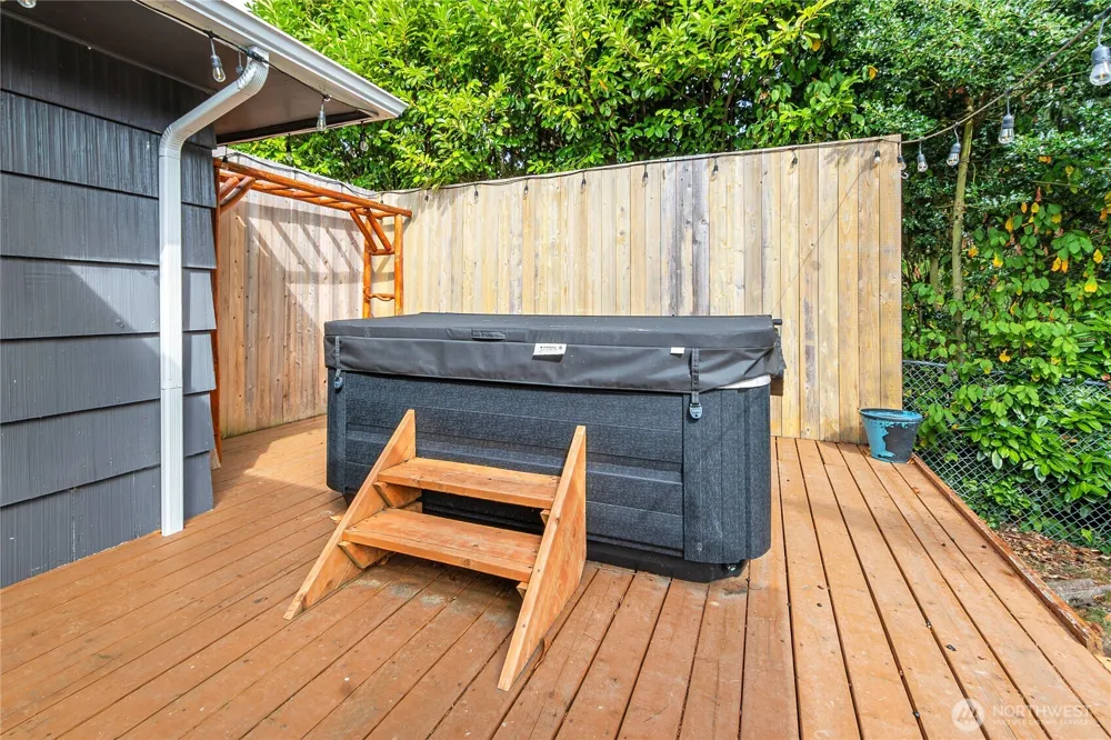11013 Lundstrom Drive SW Lakewood, WA 98498